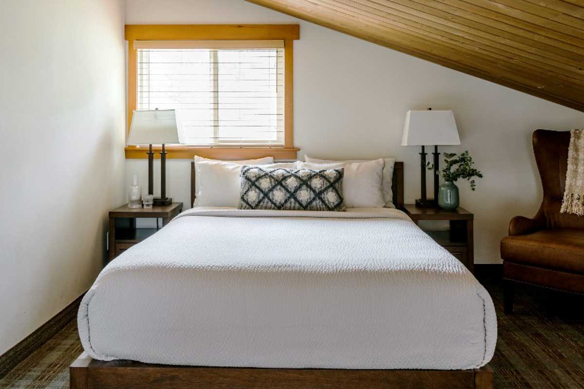 Pyramid Lake Lodge in Jasper AB Canada