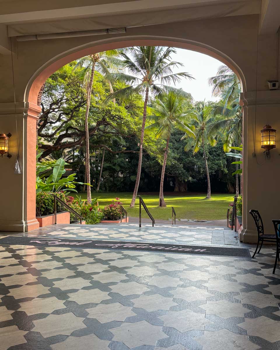 The Royal Hawaiian on Waikiki Honolulu Hawaii (4)