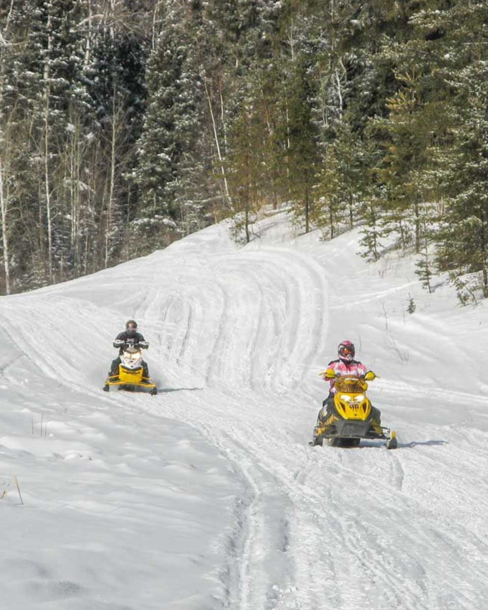 snowmobiling-in-Fairbanks Alaska