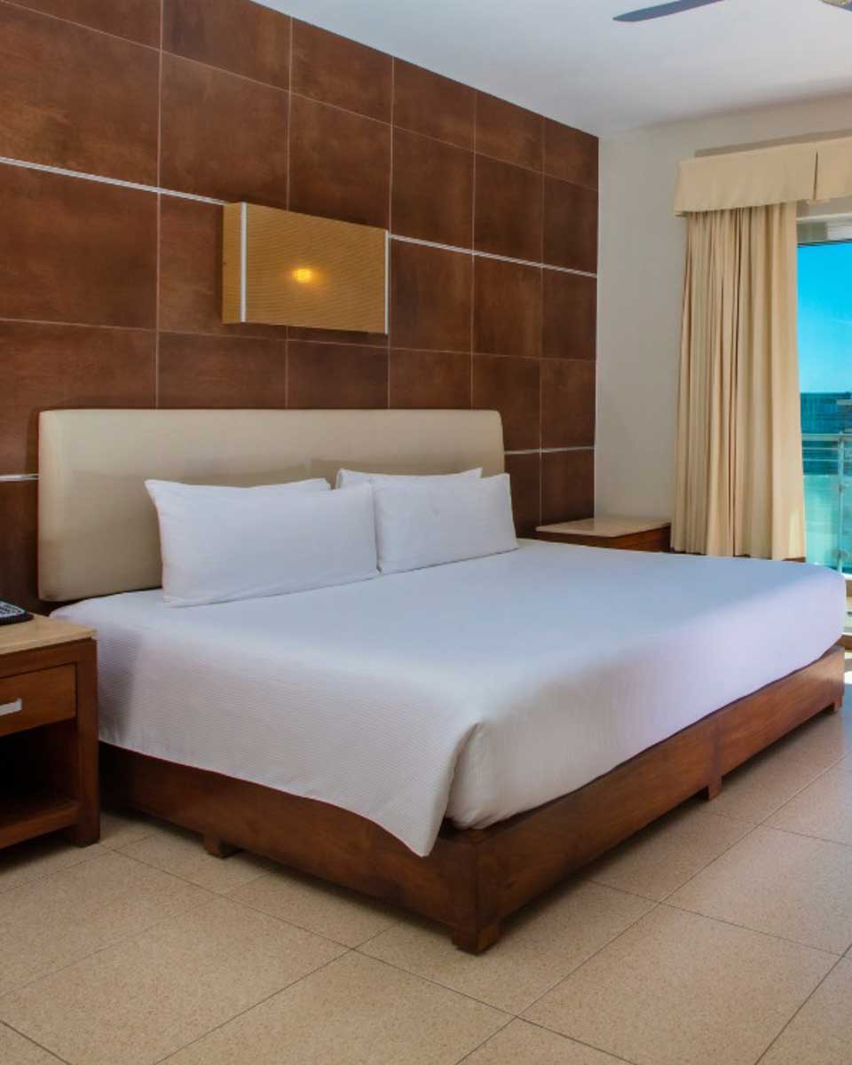 Krystal Urban Cancún Centro & Beach Club in Cancun Mexico 1