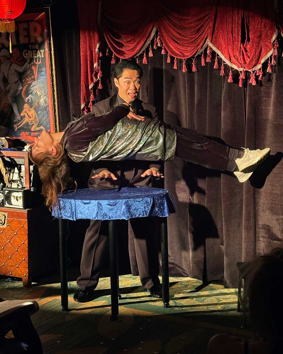 A magic show in Waikiki Honolulu Hawaii (10)